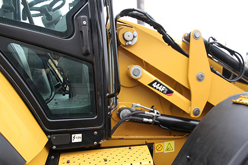 Детали кузова Caterpillar